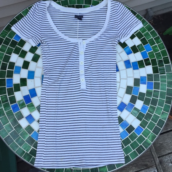 American Eagle size M top - Picture 2 of 3